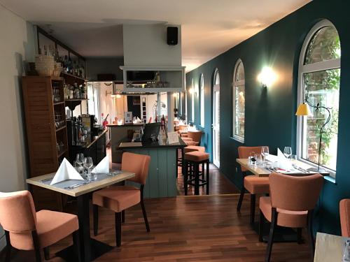 The Originals City Hôtel La Cour Carrée Le Tréport Sud (Inter-Hotel) - main image