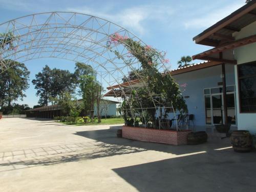 Inngang, Chao Phraya Home in Phayuha Khiri