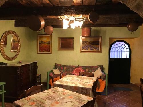 Koplietošanas atpūtas telpa ar TV, Borgo La Forgia in Roccasicura