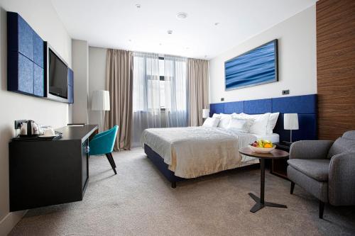 Superior Double Room Sea Side image 7
