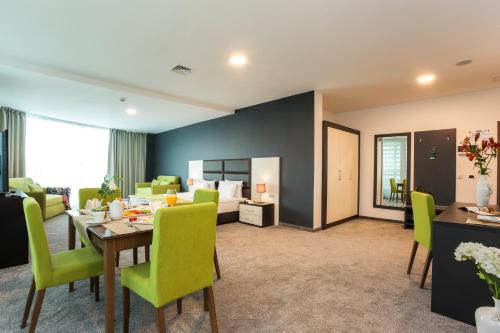 Earth & People Hotel & SPA