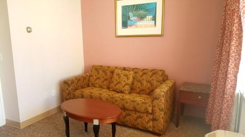 Seaside Inn & Suites - image 6