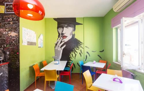 Kitchen, Hostel of the Sun in Naples