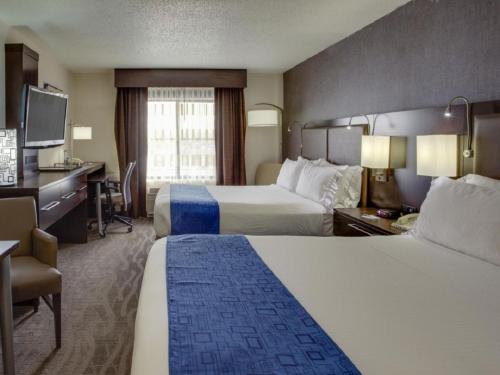 Holiday Inn Express Hotel & Suites Meadowlands Area, an IHG Hotel