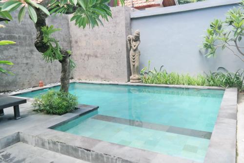Zwembad, Duyung Homestay in Sanur