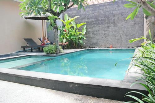 Zwembad, Duyung Homestay in Sanur