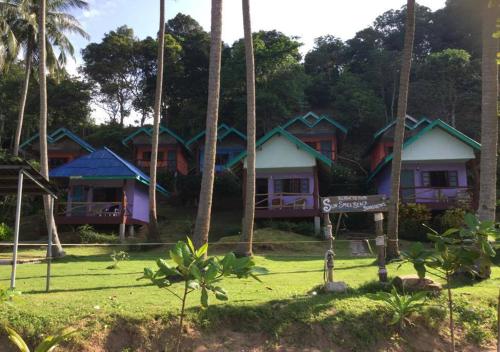 Sun Smile Beach Koh Jum