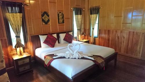 Macura Resort Room Type - Deluxe King Room