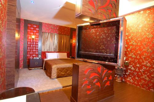 Romantic Code Art Motel Ideally located in the Shanhua District area, Romantic Code Art Motel promises a relaxing and wonderful visit. The property features a wide range of facilities to make your stay a pleasant experience.