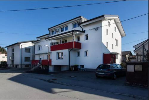 Patricia House, Lublaň