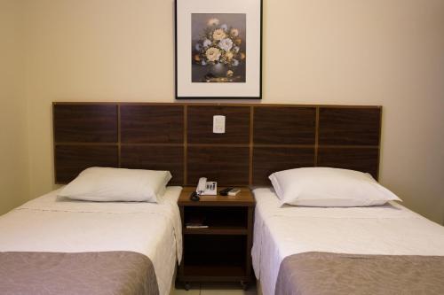 2 twin beds