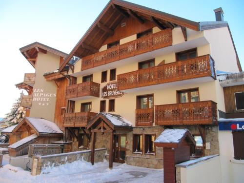 Bejárat, Hotel Les Bruyeres in L'Alpe d'Huez