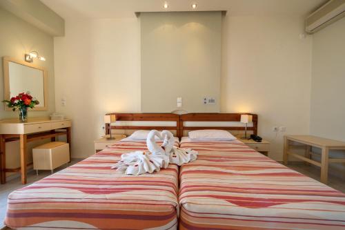 1 double bed