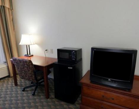 Holiday Inn Express Hotel & Suites Laurinburg an IHG Hotel - image 6