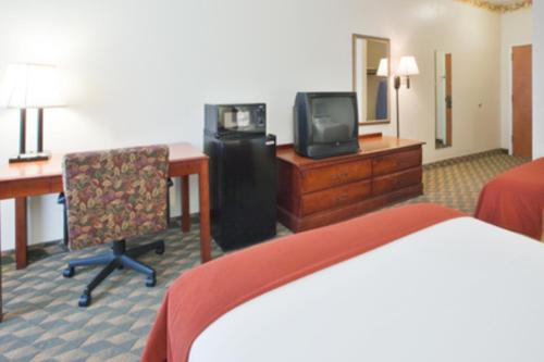 Holiday Inn Express Hotel & Suites Laurinburg, an IHG Hotel