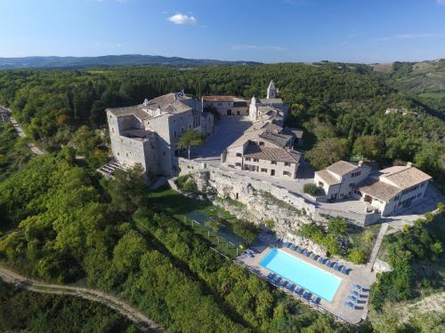  Castello di Titignano, Orvieto bei Izzalini