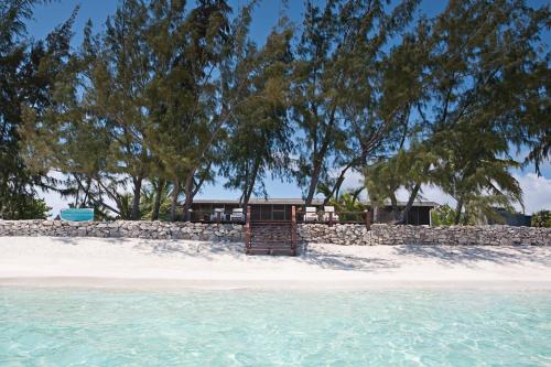 . Hollywood Beach Suites Turks and Caicos