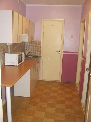 Kitchen, Economy Baltics Apartments - Uue Maailma 19 in Uus Maailm