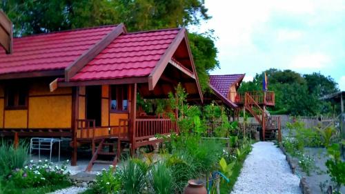 Maryan Moyo Bungalows & Resto