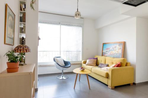 Bright 2 BR in Hype Neighborhood by FeelHome
