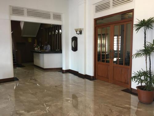 Shalimar Hotel in Maradana