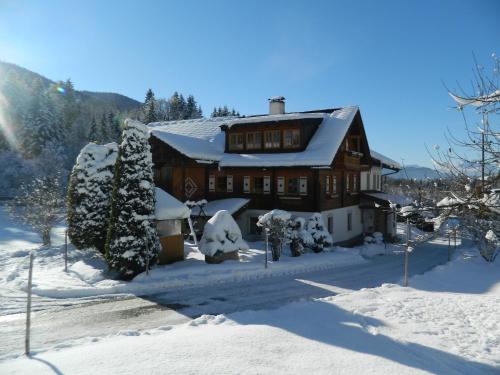 Reiters-Ferienhaus in Russbach am Pass Gschütt