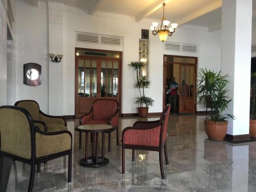 Restaurant, Shalimar Hotel in Maradana