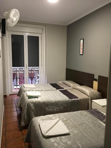 Pensión La Bilbaina - Albergue Logroño - image 7