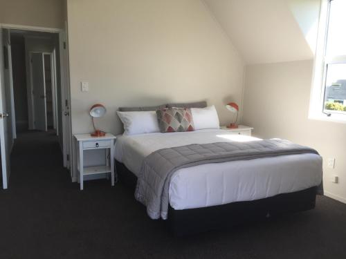 Three-Bedroom Apartment image 3