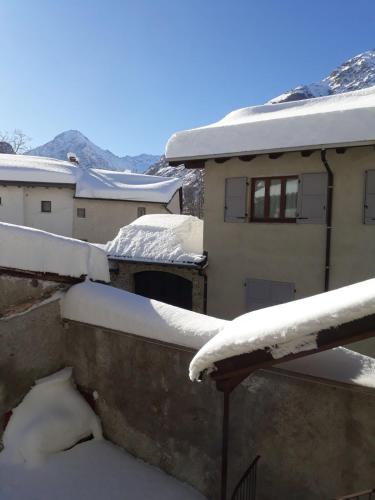 Apartment with Mountain View