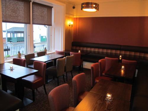 The Spinnaker Hotel in โกร็อค