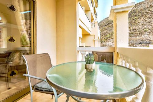 Studio in Los Cristianos Ocean View - Tap to explore photos