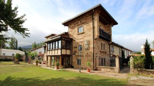  Las Casonas de Don Pedro, Unterkunft in Reinosa