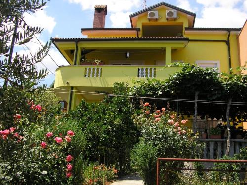 Apartments with a parking space Opric Opatija - 14349