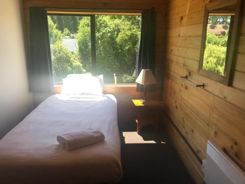 Altamont Lodge Altamont Lodge is a popular choice amongst travelers in Wanaka, whether exploring or just passing through. Offering a variety of facilities and services, the hotel provides all you need for a good nig