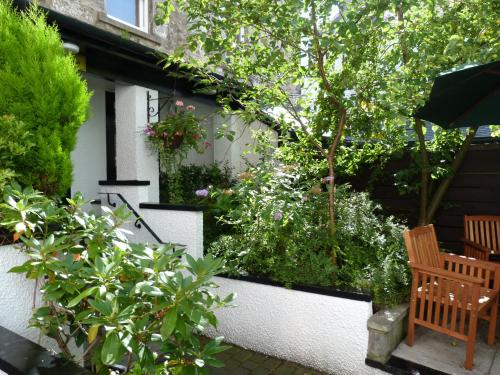 入口, 海濱民宿 (The Waterfront Guest House) in 安斯特拉瑟