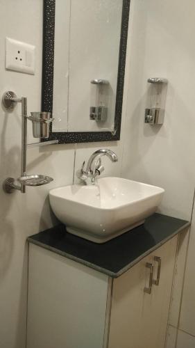 Luxury Triple Room image 8