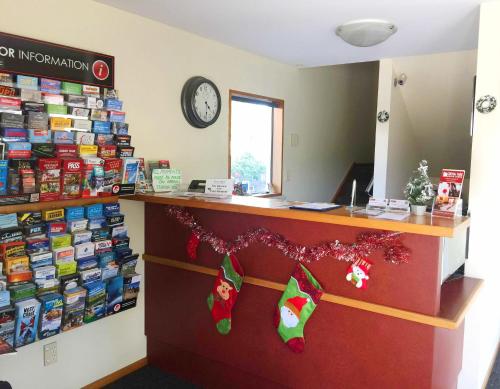 ล็อบบี้, เซ็นทรัลปาร์ค มอเตอร์ลอดจ์ (Central Park Motor Lodge) near โมนาวาเล