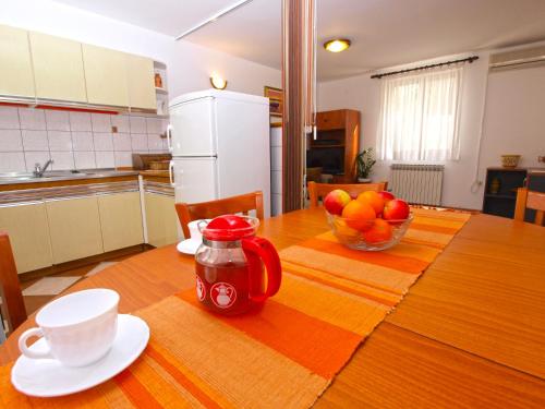 House 1058 - image 2