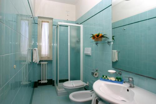 Oasiclub Hotel - image 2