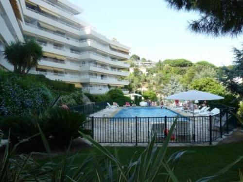 Two Bed apartment in a gated residence with gardens in Cannes with sea views 865 - Location saisonnière - Cannes