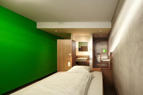 1 twin bed