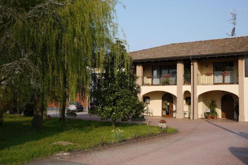 Agriturismo Mongiorgi I Salici - Hotel - Anzola dell'Emilia