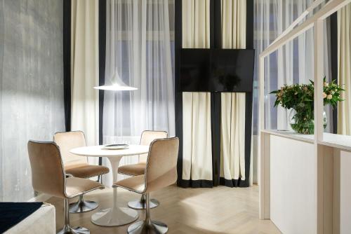 Cora Apartments - image 6