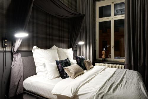 Standard Three-Bedroom Apartment -  Tschaikowskistrasse 19 image 8
