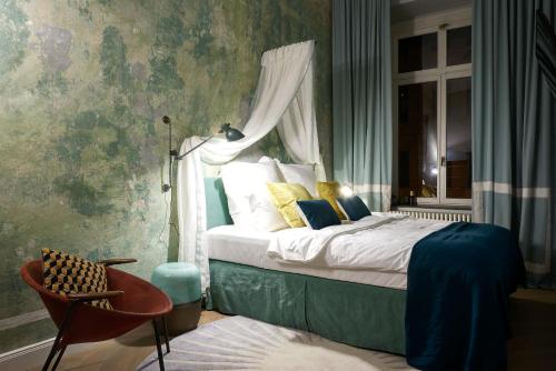 Standard Three-Bedroom Apartment -  Tschaikowskistrasse 19 image 6