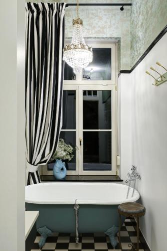 Standard Three-Bedroom Apartment -  Tschaikowskistrasse 19 image 3