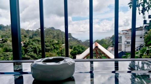Deluxe Double Room with Balcony image 6