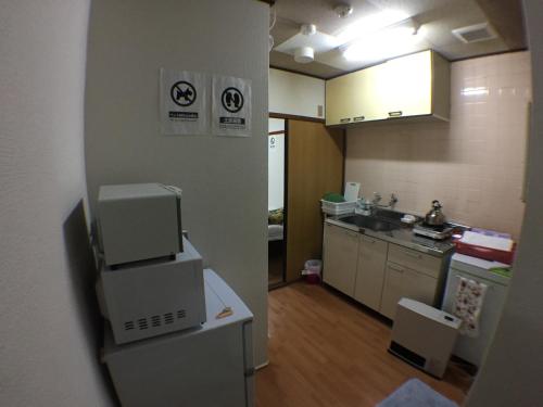 Kitchen, Kenroku Haitsu 201 in Kanazawa