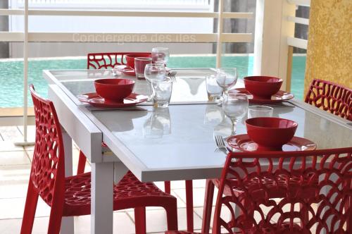 Facilities, Petit Havre de Paix BIS - Piscine et plage a pied in Mare Gaillard